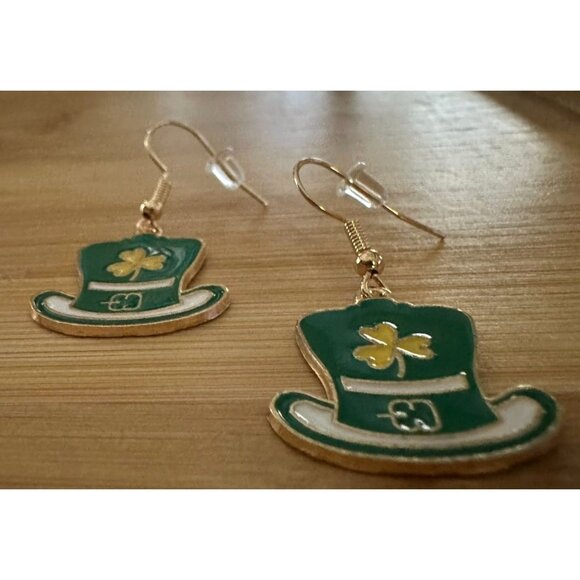 St Patricks Day Leprechaun Hat  Earrings Shamrock Green Dangle Hooks New… - Picture 5 of 10